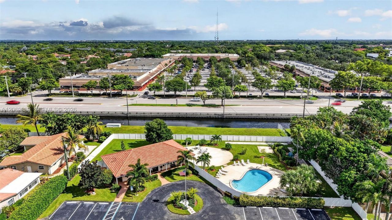 7118 E Tropical Way , Plantation, FL 33317 Photo