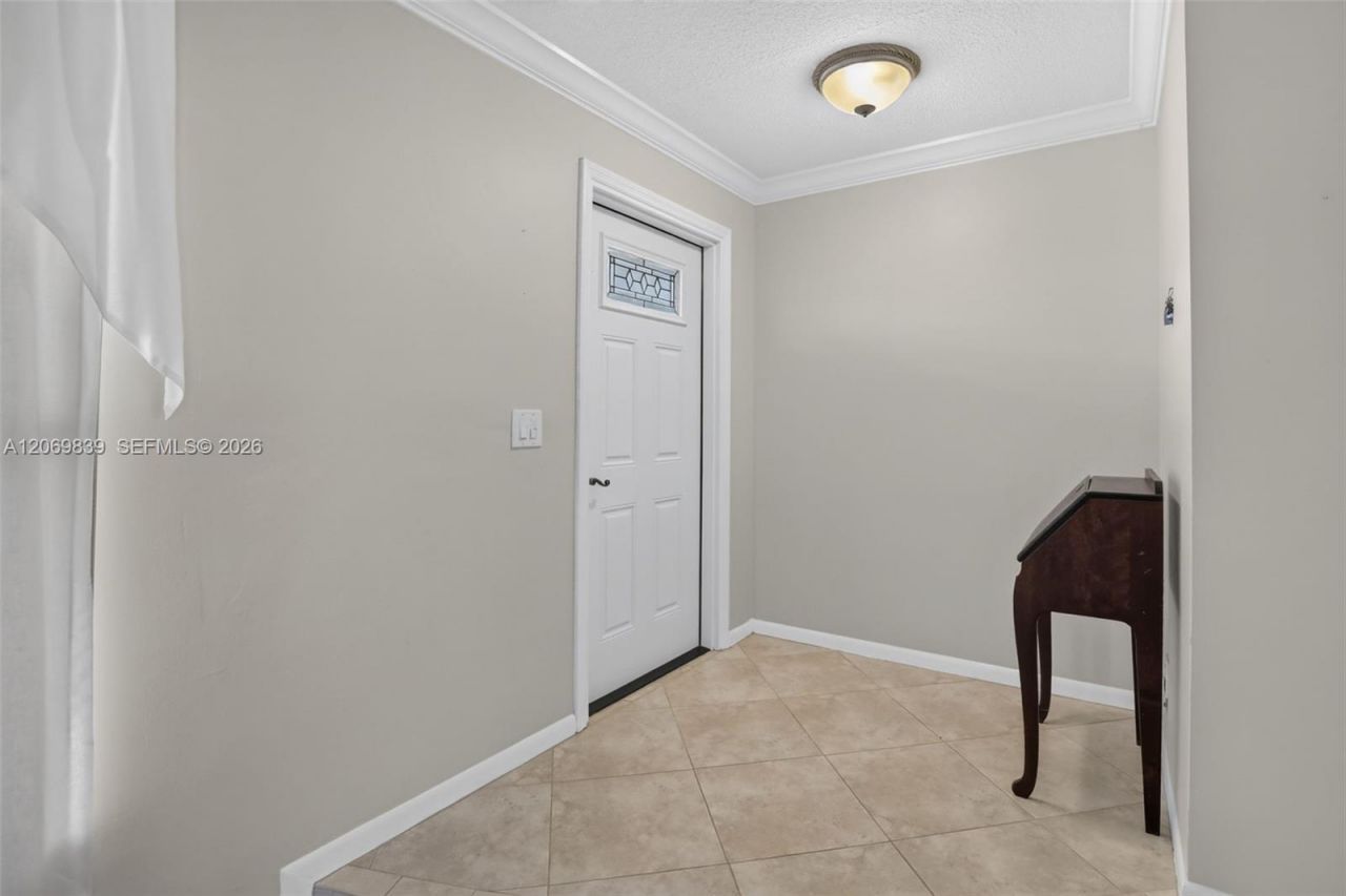 7118 E Tropical Way , Plantation, FL 33317 Photo