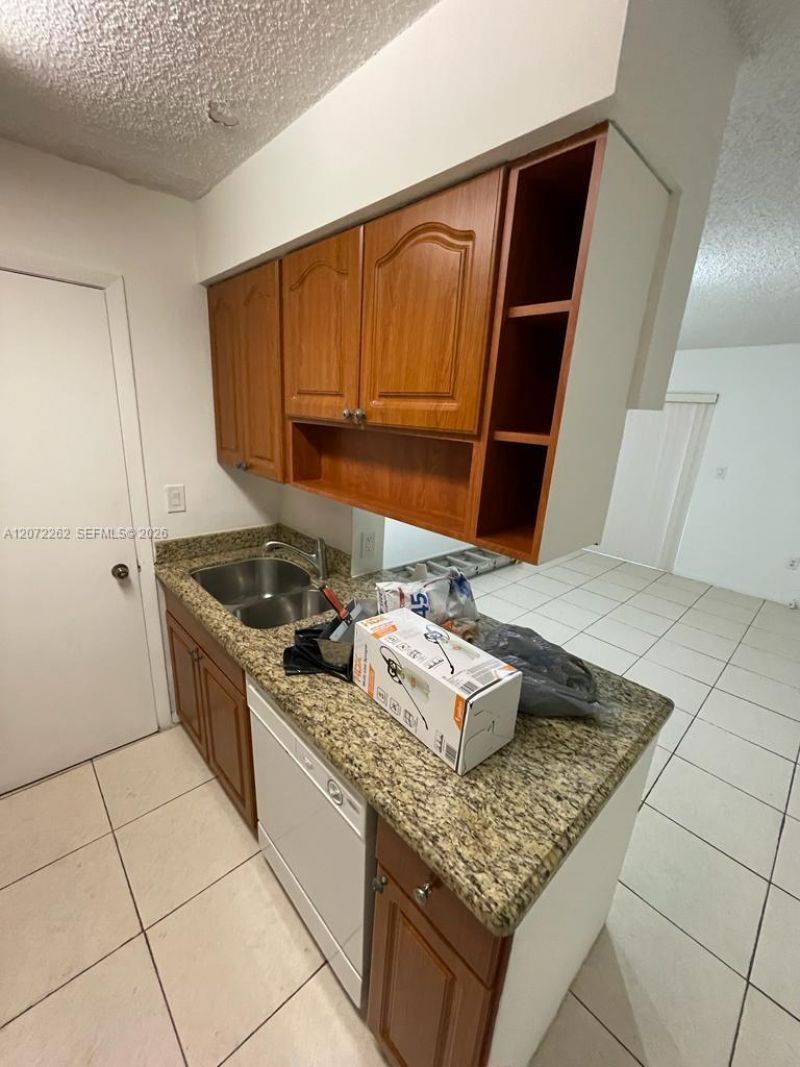 17515 NW 67th Ct, Unit E-22, Hialeah, FL 33015 Photo