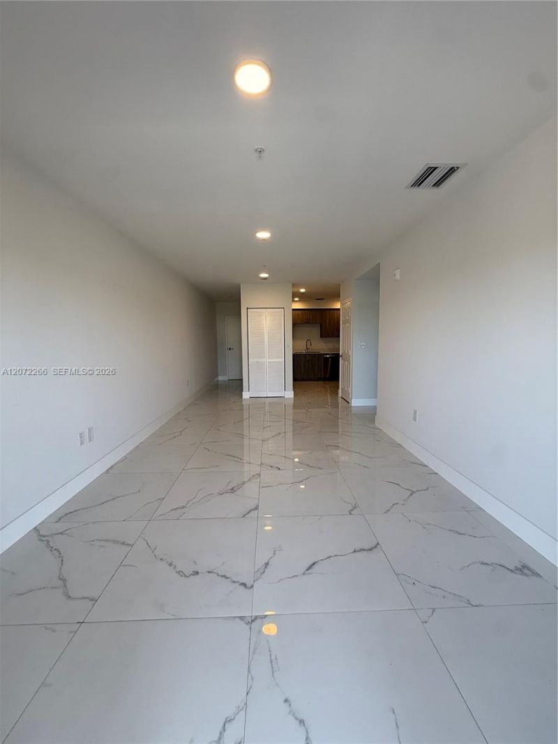 10950 NW 82nd St , Unit 324, Doral, FL 33178 Photo