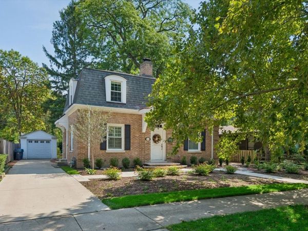 2741 Lincolnwood Drive, Evanston, IL 60201
