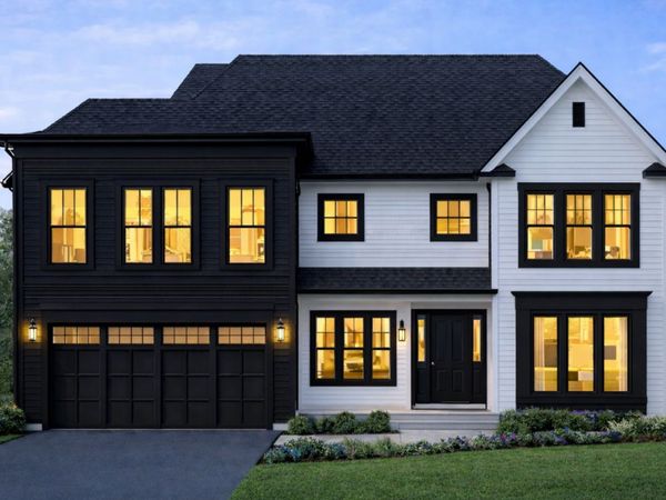 142 Surrey Drive , Carol Stream, IL 60188