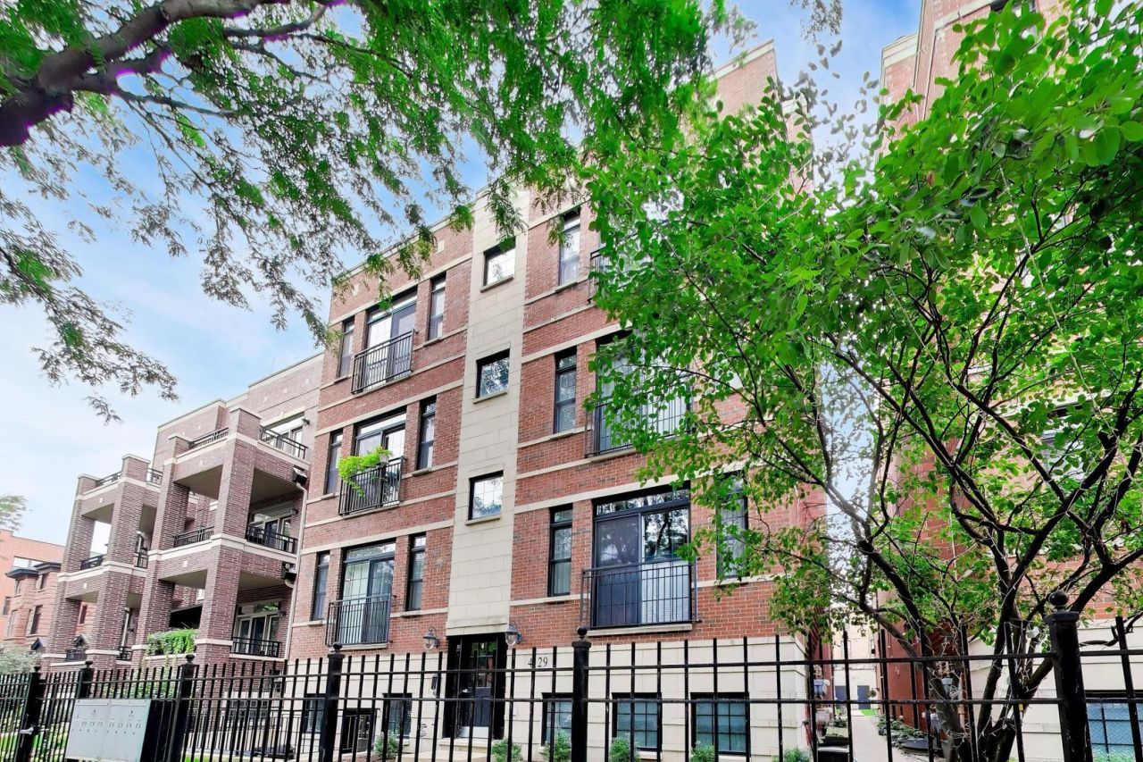 4129 N Kenmore Avenue, Unit 3S, Chicago, IL 60613 Main Photo