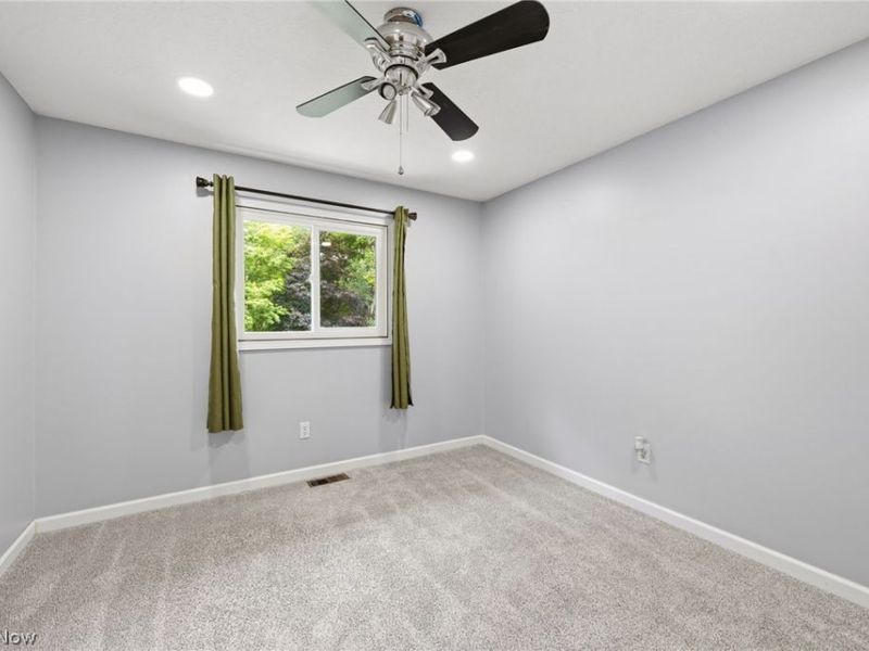 1099 Westfield Circle, Painesville, OH 44077 Photo 20