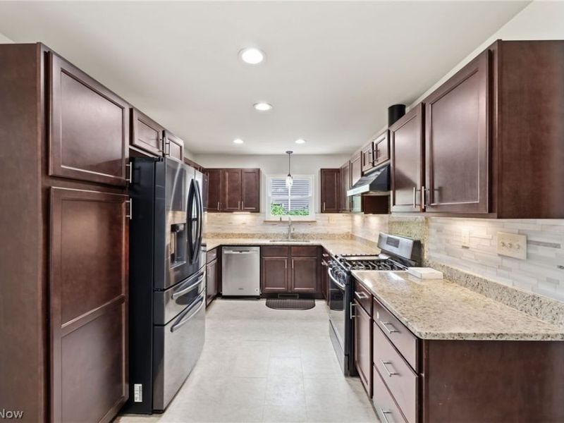 1099 Westfield Circle, Painesville, OH 44077 Photo 8