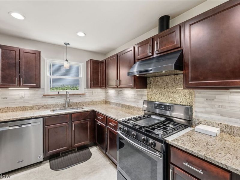 1099 Westfield Circle, Painesville, OH 44077 Photo 9