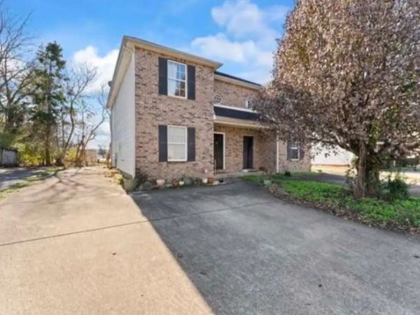 1422 Middleborough Ct , Murfreesboro, TN 37130