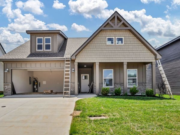 2733 Brewster Dr , Clarksville, TN 37042