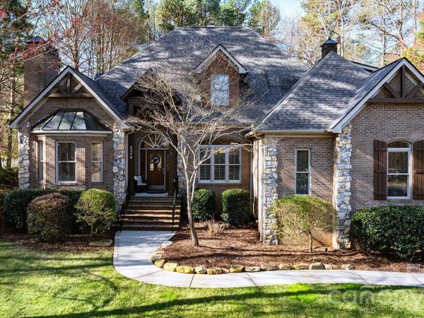 2379 Metcalf Drive, Sherrills Ford, NC 28673