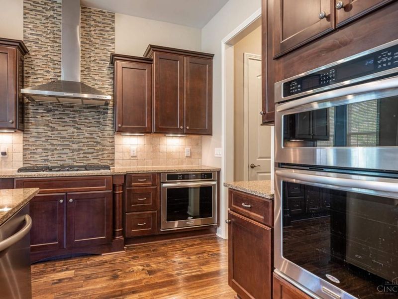 8925 Kenwood Road, Blue Ash, OH 45242 Photo 11