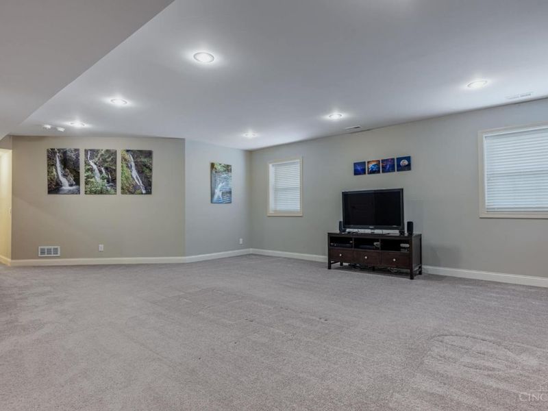 8925 Kenwood Road, Blue Ash, OH 45242 Photo 24