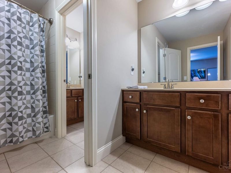 8925 Kenwood Road, Blue Ash, OH 45242 Photo 36