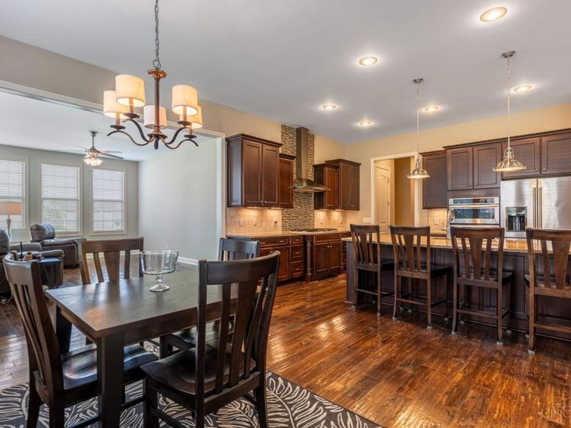 8925 Kenwood Road, Blue Ash, OH 45242 Photo 9
