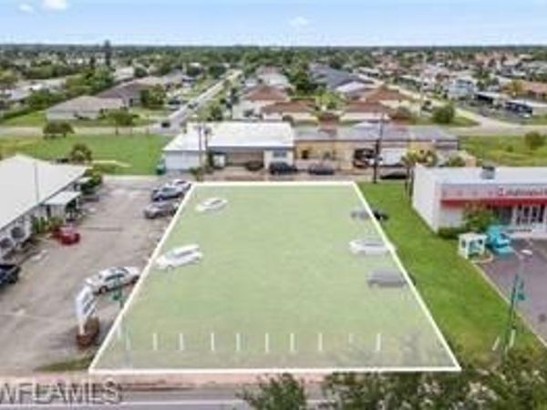 429 Cape Coral PKWY E, CAPE CORAL, FL 33904