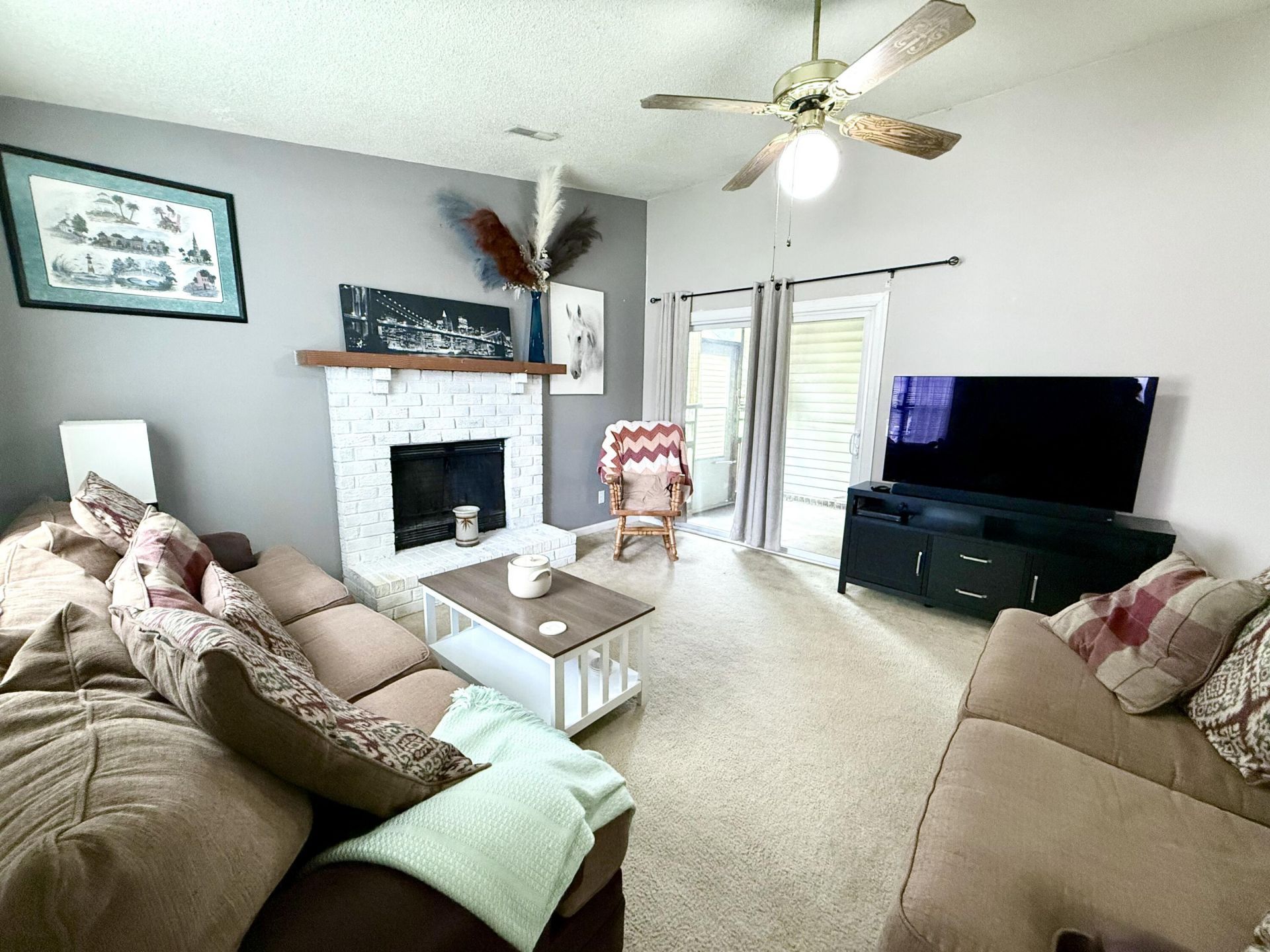 406 Erskine Street Photo 7