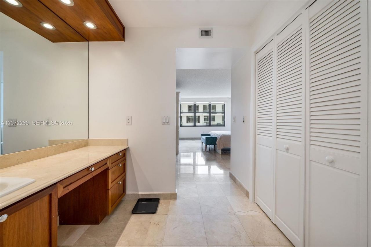 9801 Collins Ave , Unit 19H, Bal Harbour, FL 33154 Photo