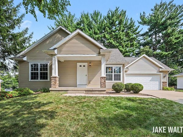315 Sib Rumery Street, Wayland, MI 49348