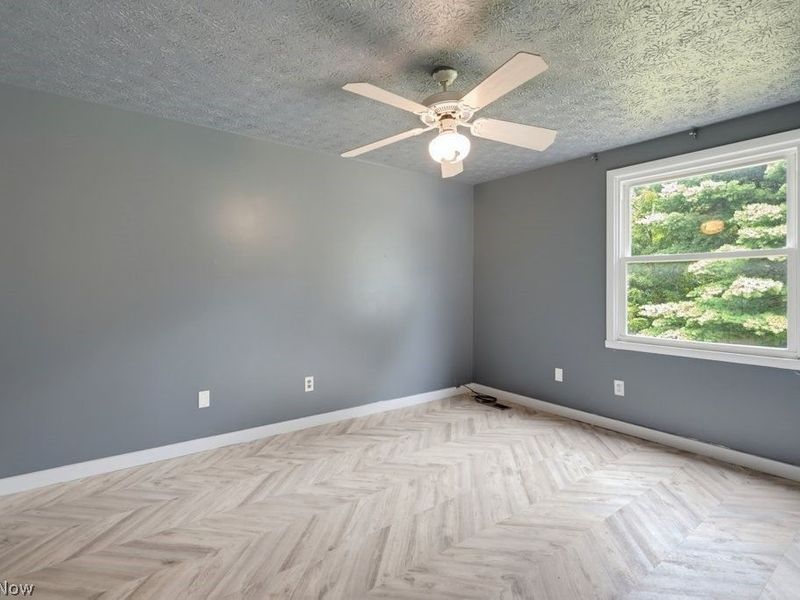 579 Willow Drive SE, Warren, OH 44484 Photo 15