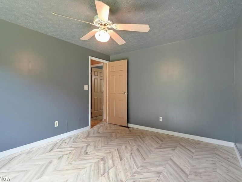 579 Willow Drive SE, Warren, OH 44484 Photo 18