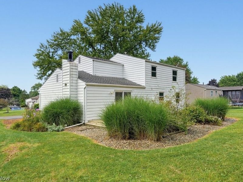 579 Willow Drive SE, Warren, OH 44484 Photo 4