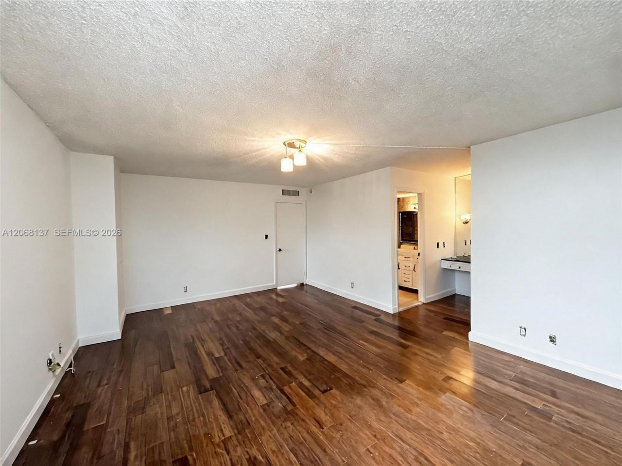 1904 S Ocean Dr, Unit 1206, Hallandale Beach, FL 33009 Photo