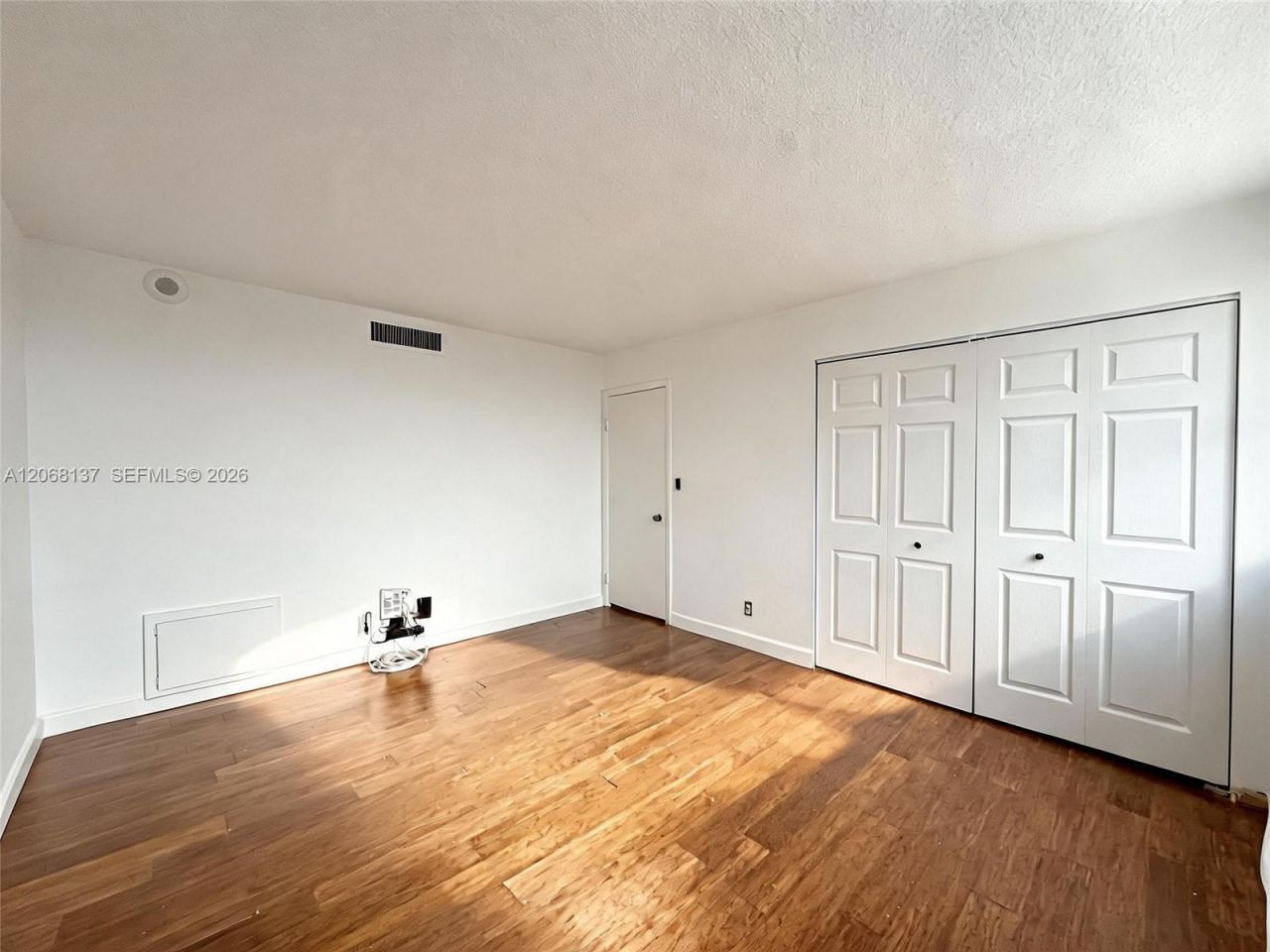 1904 S Ocean Dr, Unit 1206, Hallandale Beach, FL 33009 Photo