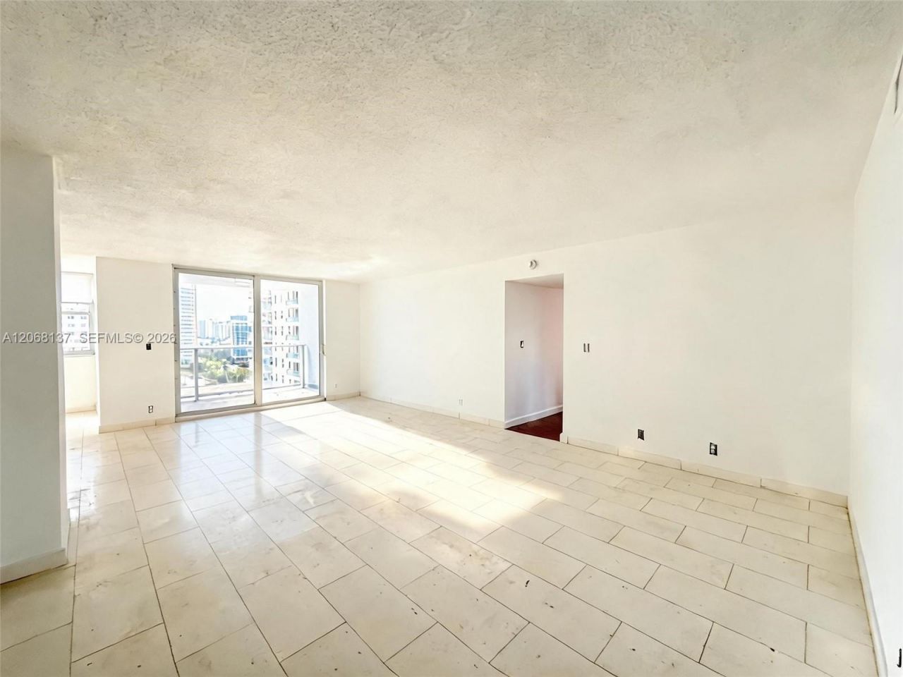 1904 S Ocean Dr, Unit 1206, Hallandale Beach, FL 33009 Photo