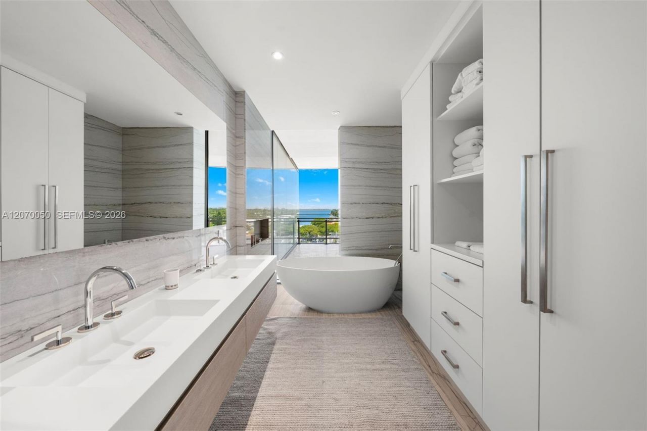8701 Collins Ave , Unit 705, Miami Beach, FL 33154 Photo
