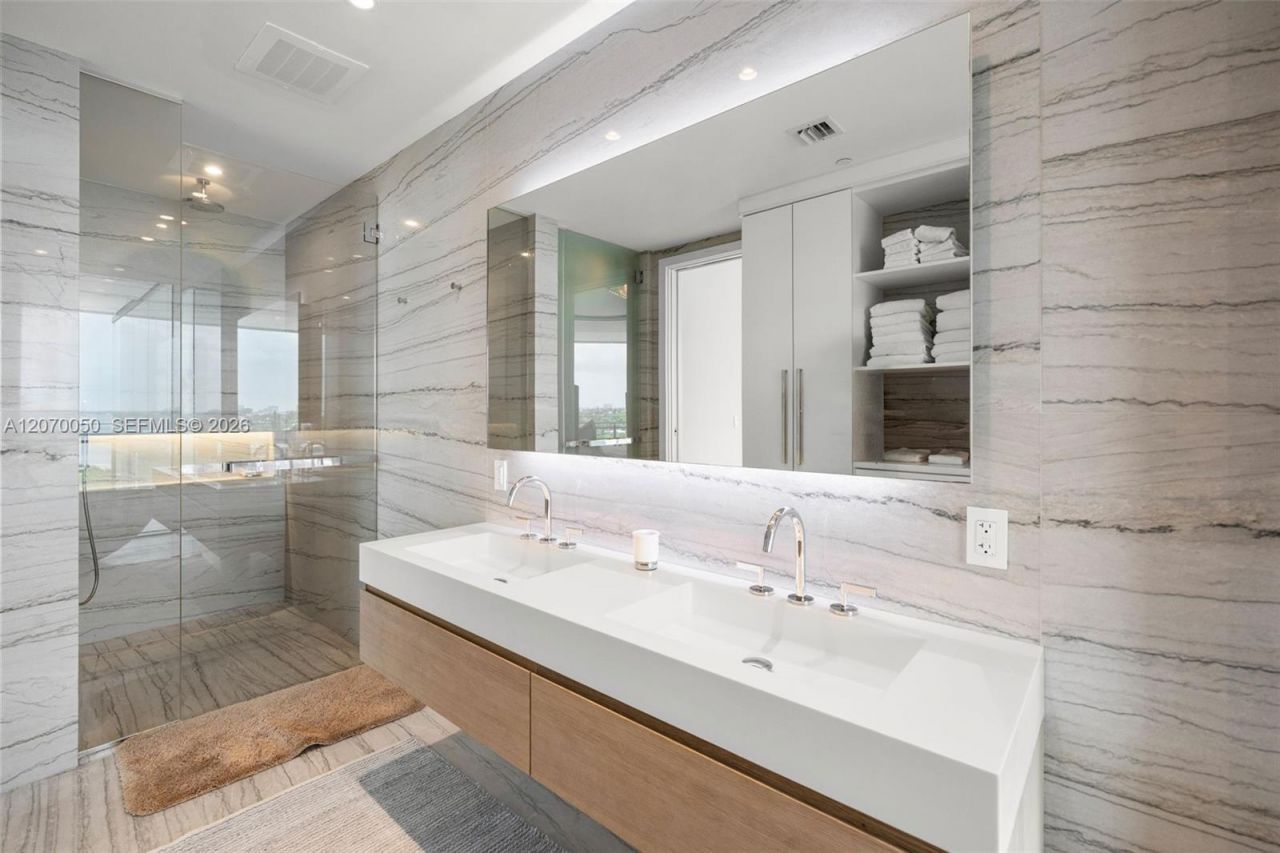 8701 Collins Ave , Unit 705, Miami Beach, FL 33154 Photo