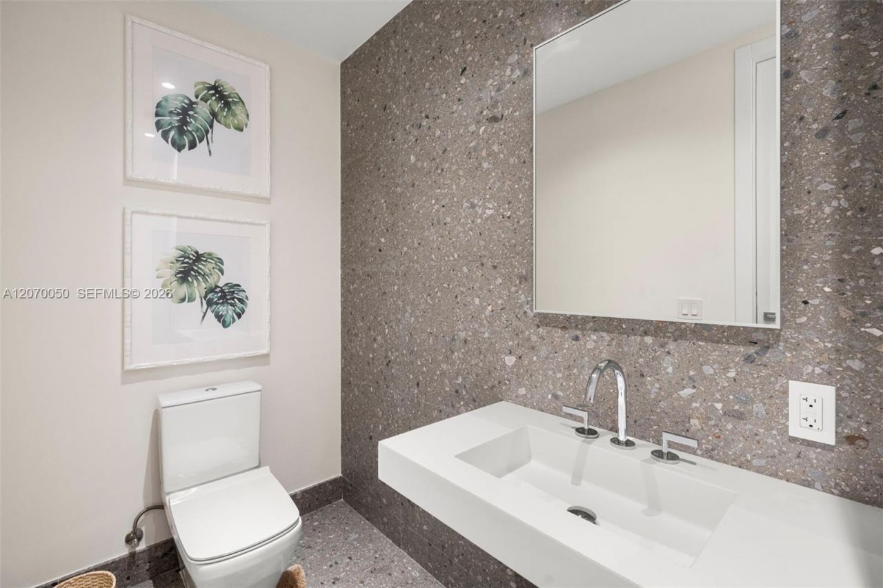 8701 Collins Ave , Unit 705, Miami Beach, FL 33154 Photo
