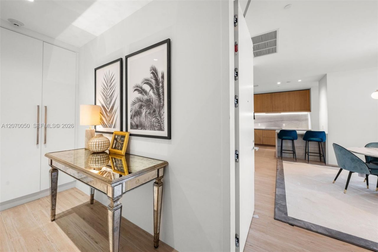 8701 Collins Ave , Unit 705, Miami Beach, FL 33154 Photo