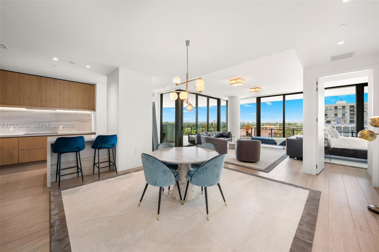 8701 Collins Ave , Unit 705, Miami Beach, FL 33154 Photo