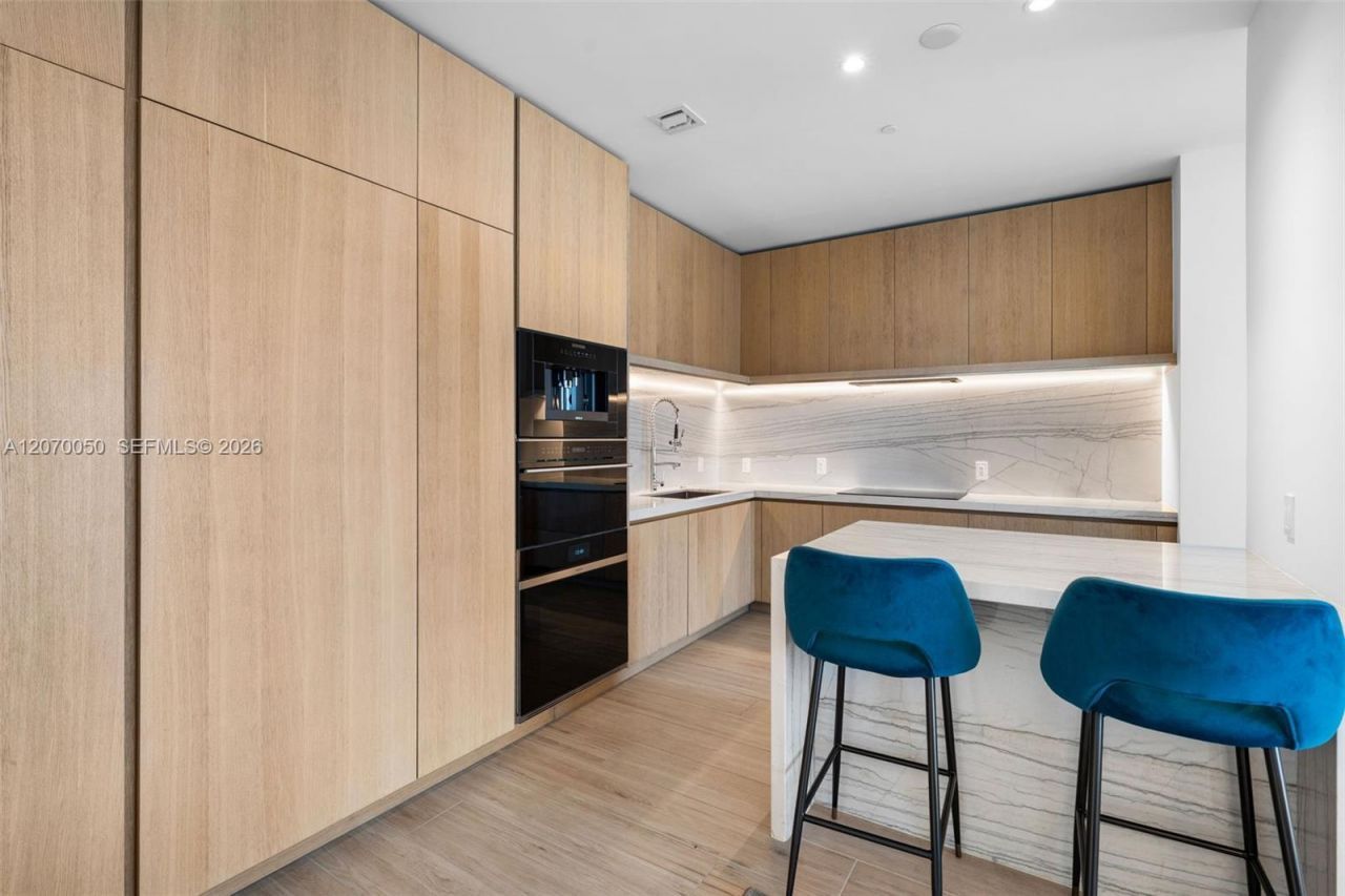 8701 Collins Ave , Unit 705, Miami Beach, FL 33154 Photo