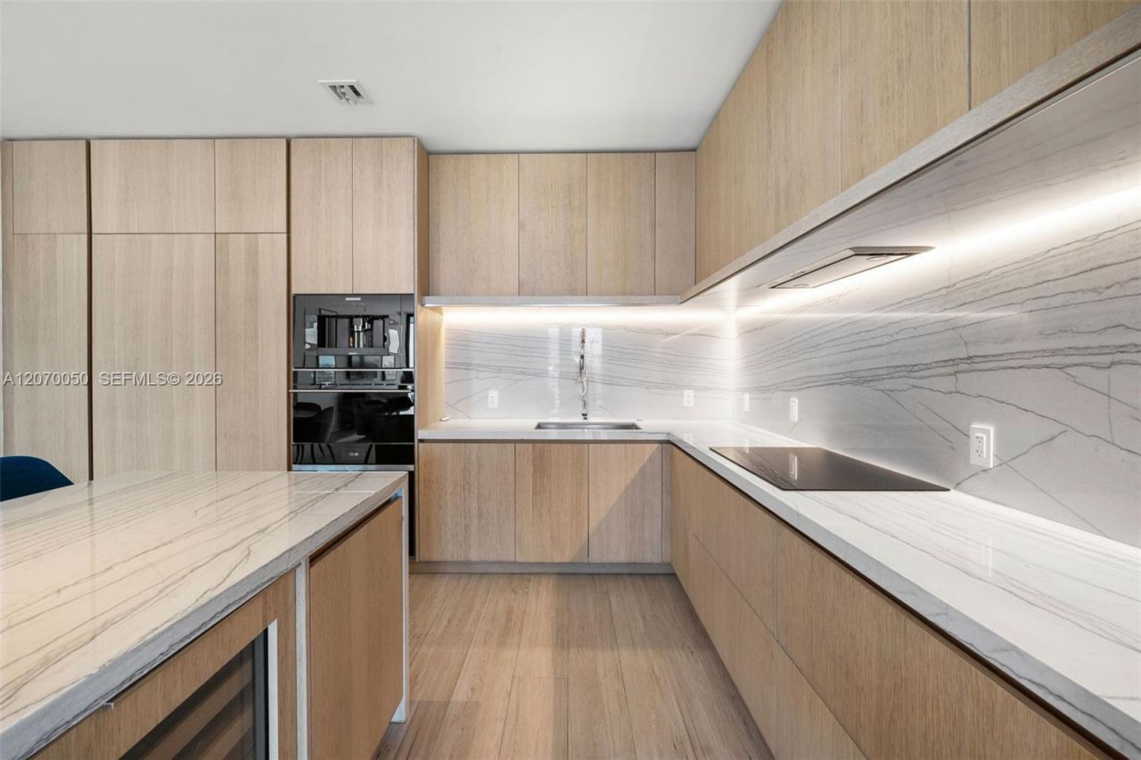 8701 Collins Ave , Unit 705, Miami Beach, FL 33154 Photo