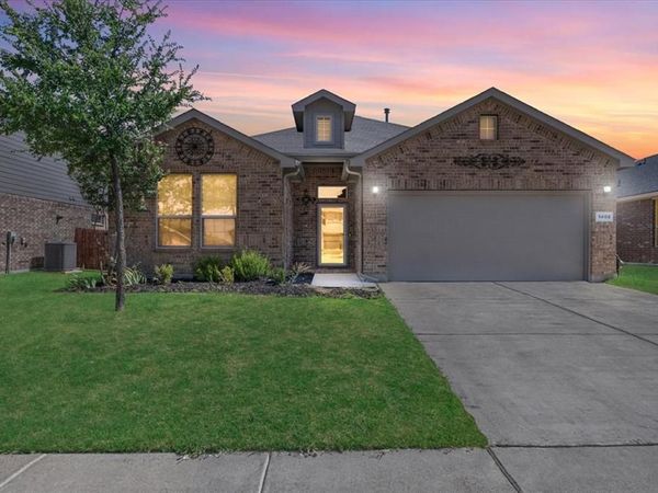 1402 Pleasanton Road, Cleburne, TX 76033