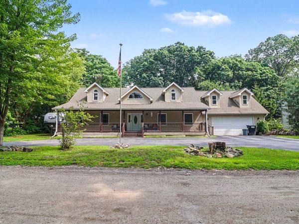 11991 Portage Lake Avenue, Pinckney, MI 48169