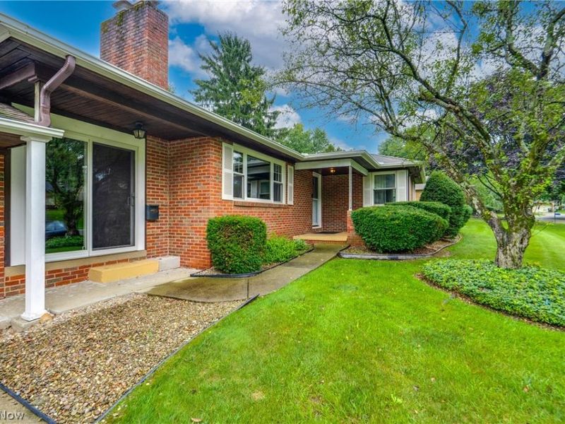 2624 Eaton Road NW, Canton, OH 44708 Photo 3