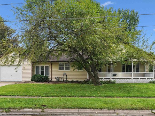 104 W Second St., Mount Pleasant, IA 52641