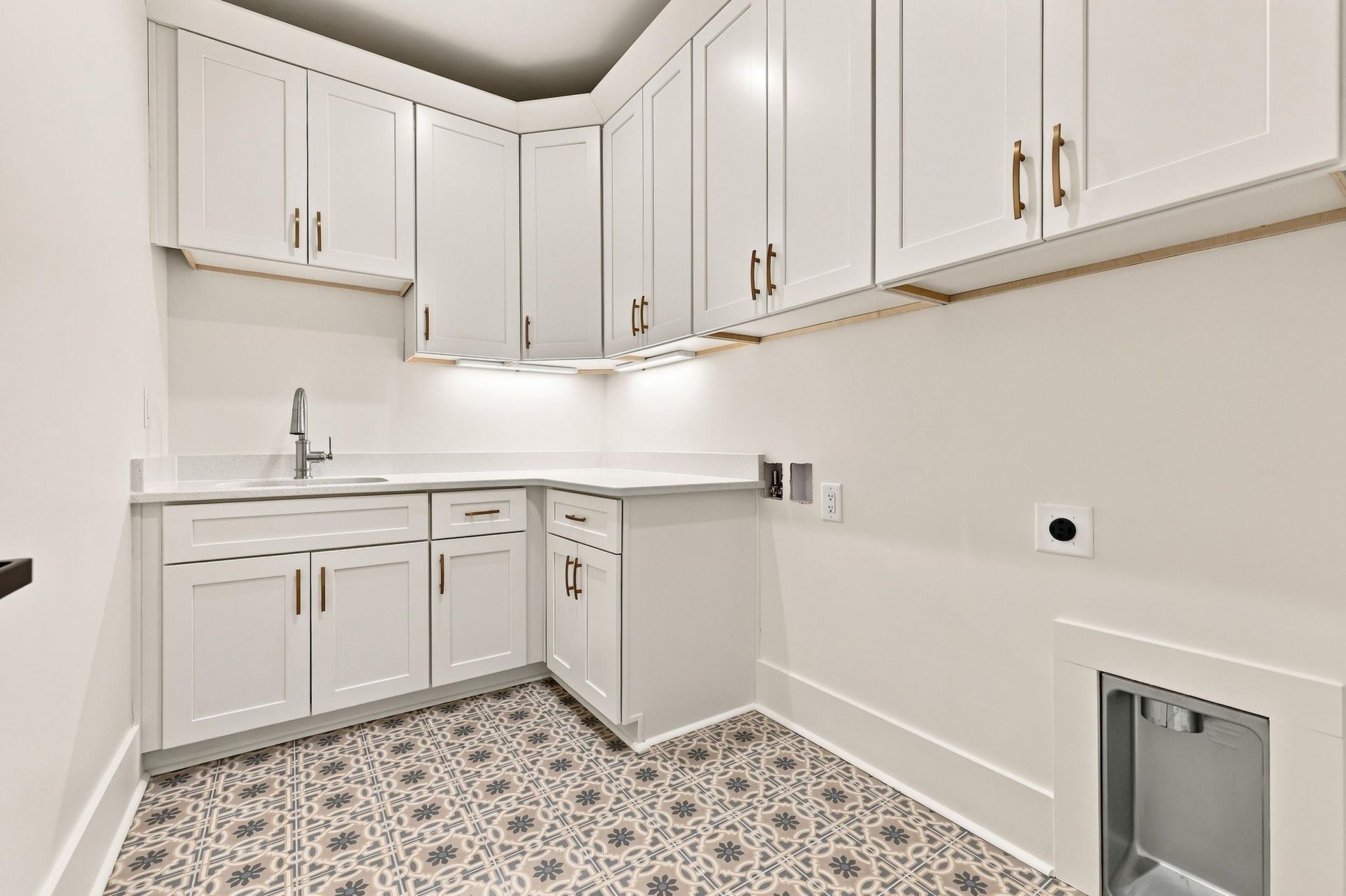 401 Saint Julian Ln. Photo 18