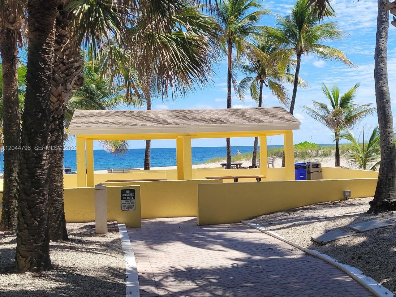 2 Sunset Ln, Lauderdale by the Sea, FL 33062 Photo