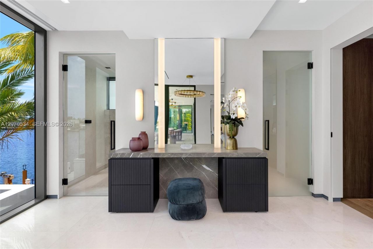 1400 W Lake Dr , Fort Lauderdale, FL 33316 Photo