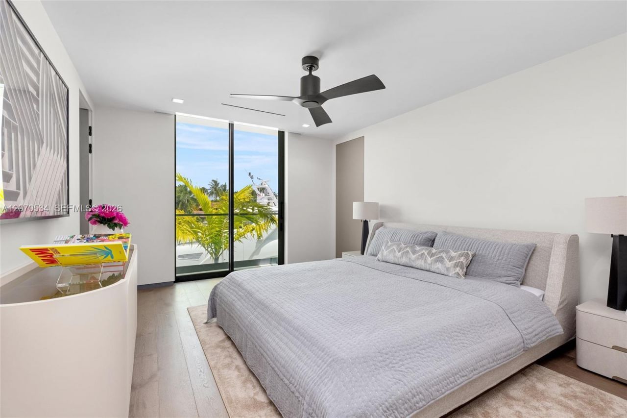 1400 W Lake Dr , Fort Lauderdale, FL 33316 Photo