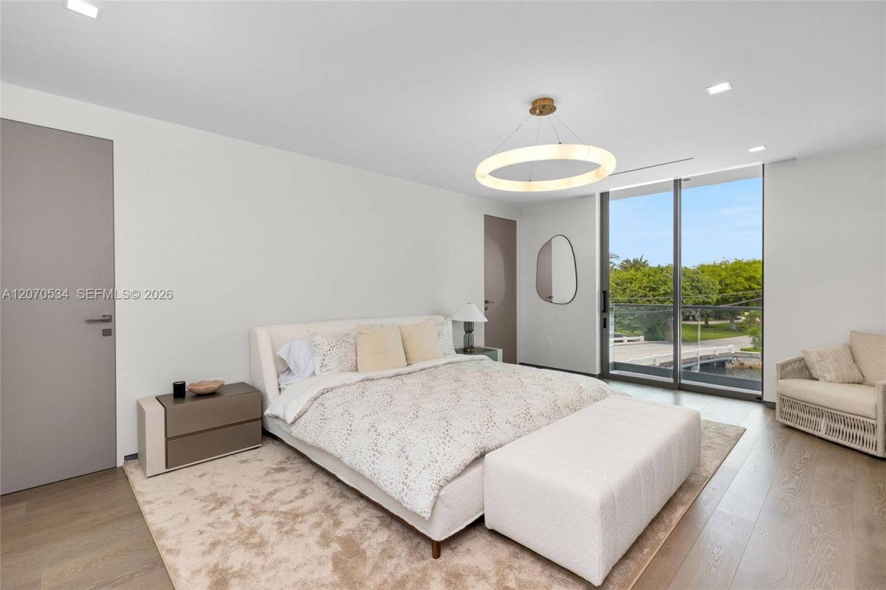1400 W Lake Dr , Fort Lauderdale, FL 33316 Photo