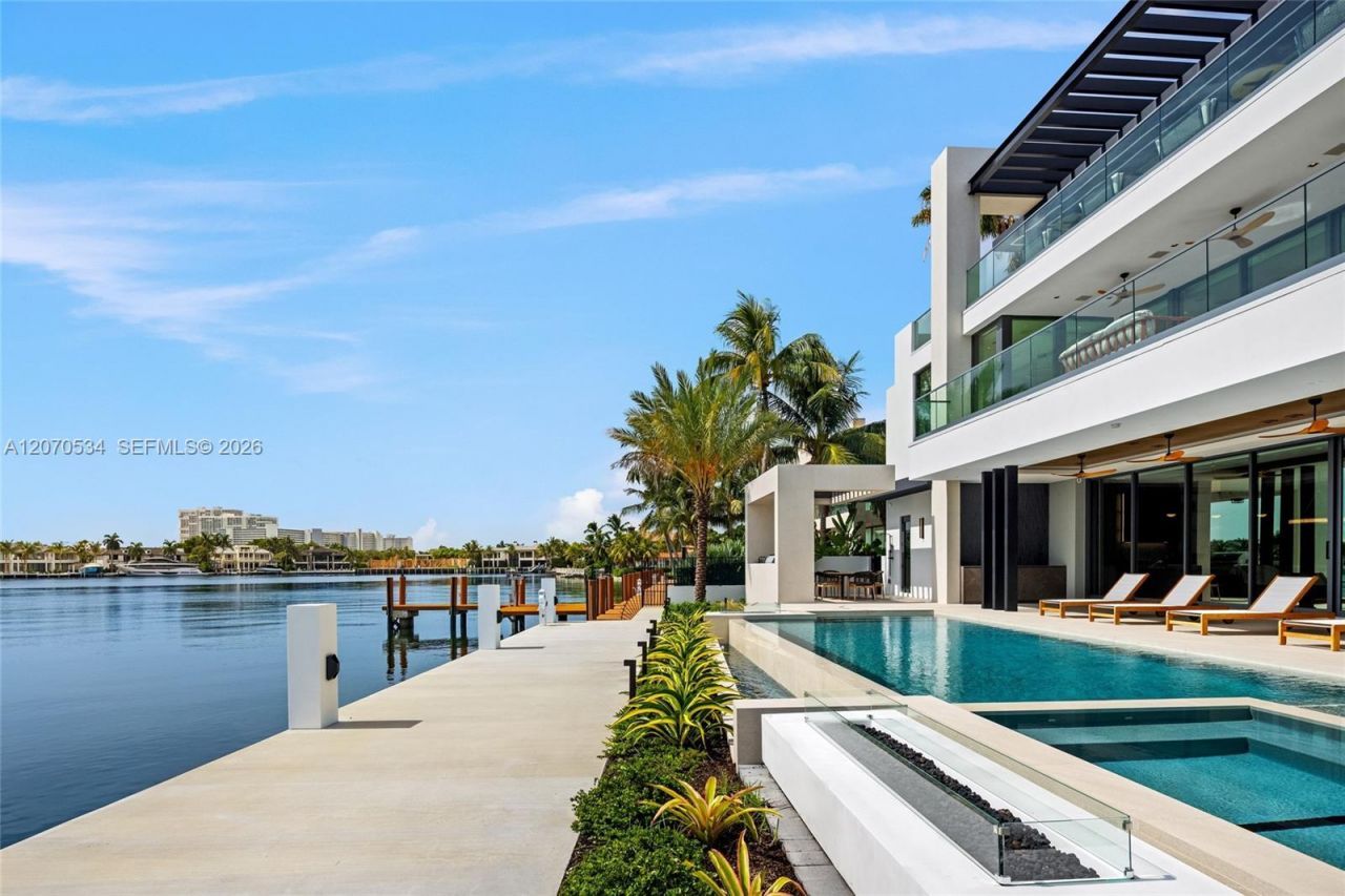 1400 W Lake Dr , Fort Lauderdale, FL 33316 Photo