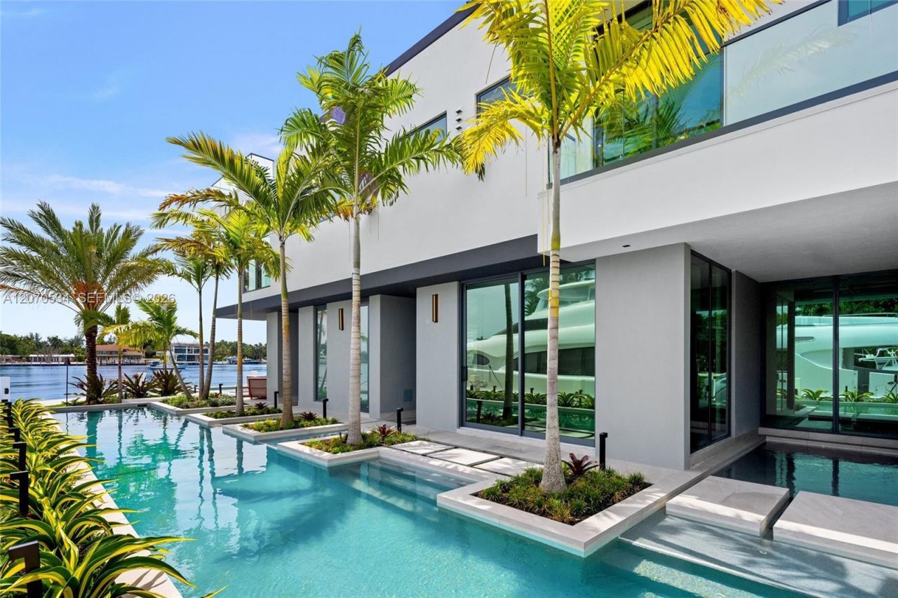 1400 W Lake Dr , Fort Lauderdale, FL 33316 Photo