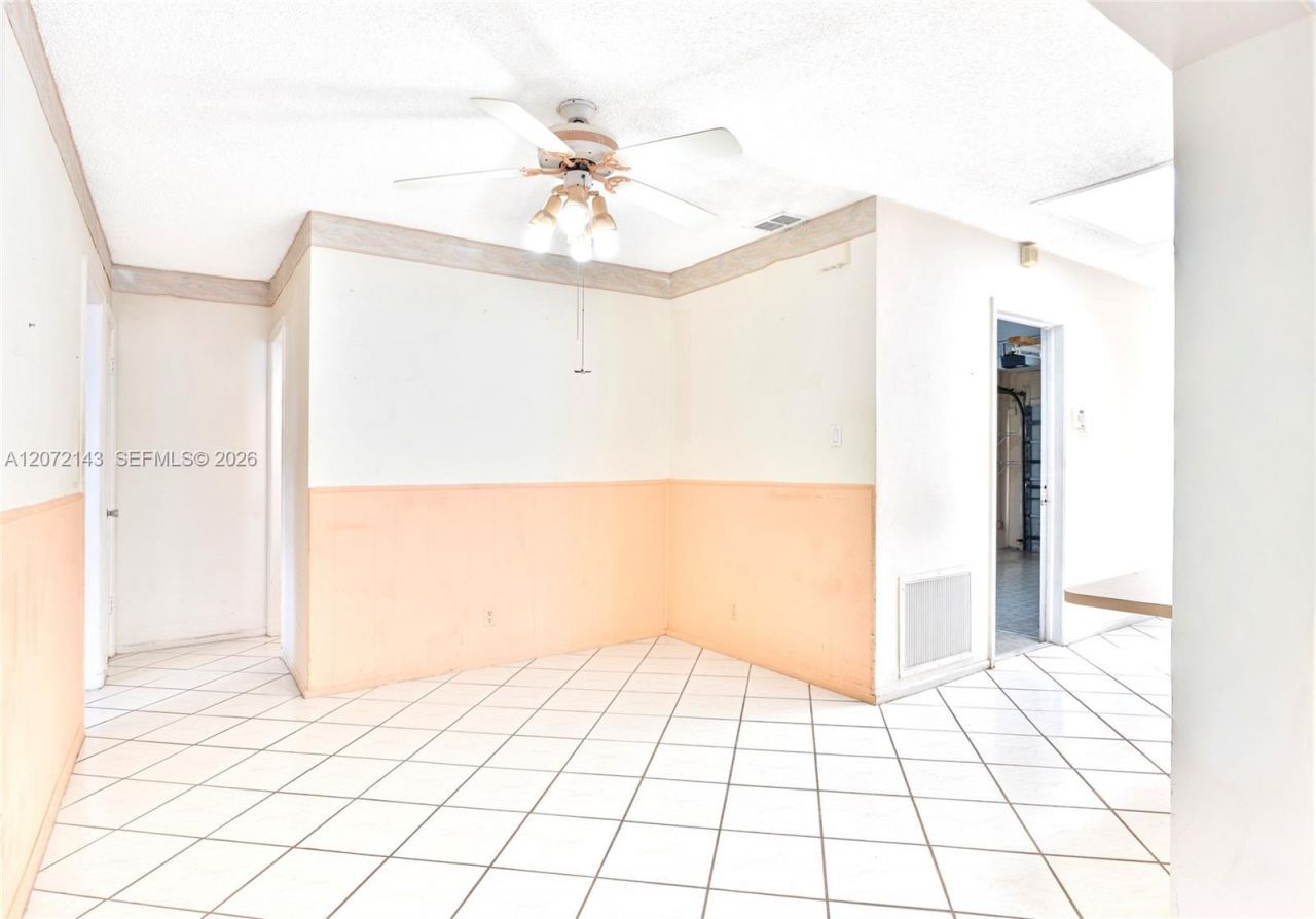 7102 NW 71st St, Tamarac, FL 33321 Photo