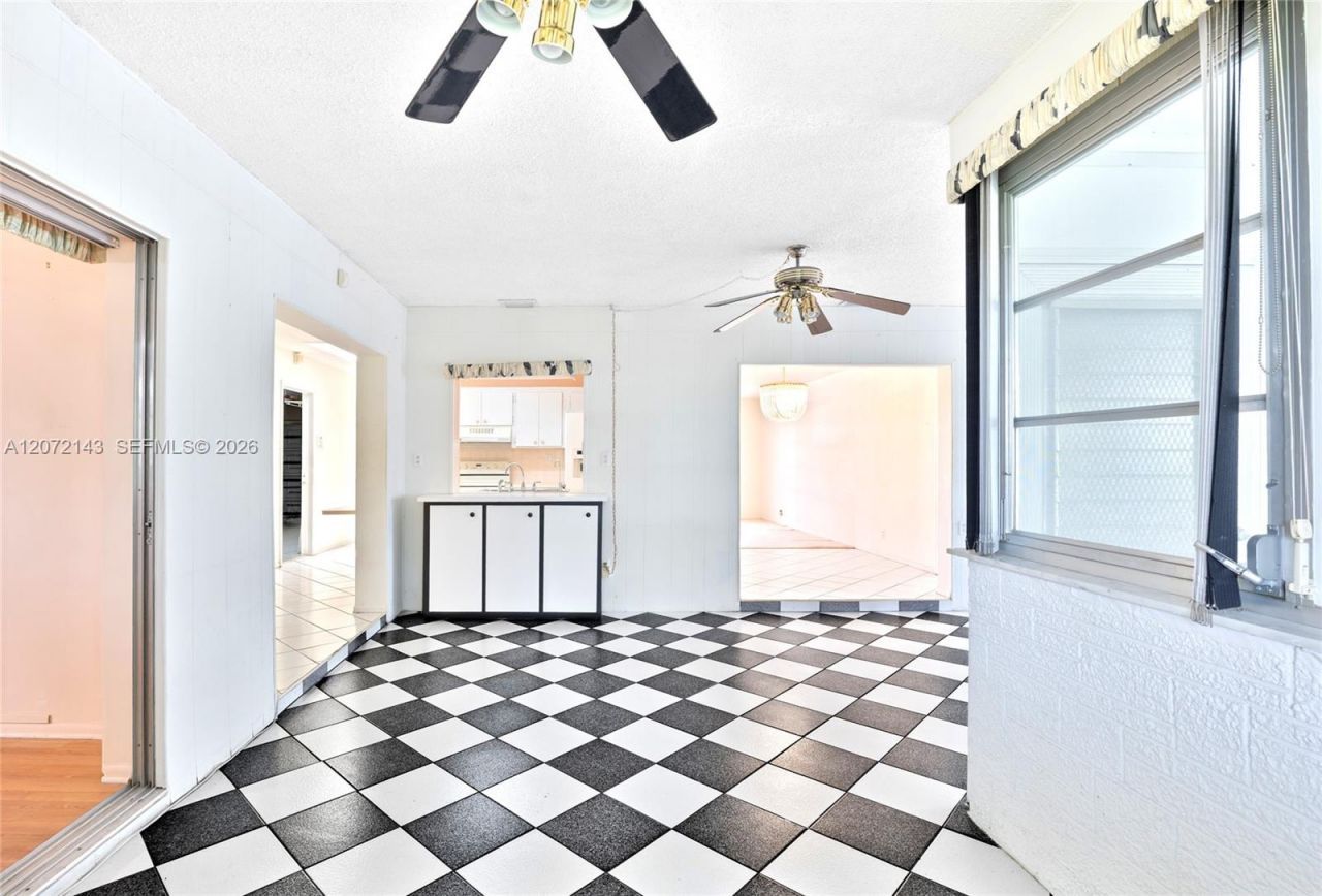 7102 NW 71st St, Tamarac, FL 33321 Photo