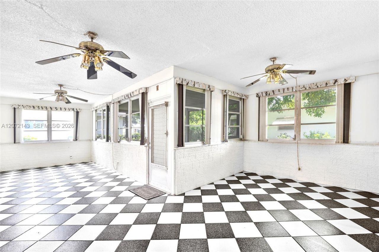 7102 NW 71st St, Tamarac, FL 33321 Photo