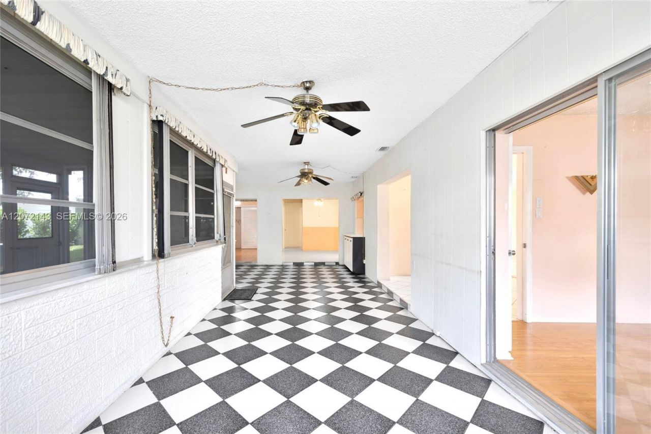 7102 NW 71st St, Tamarac, FL 33321 Photo