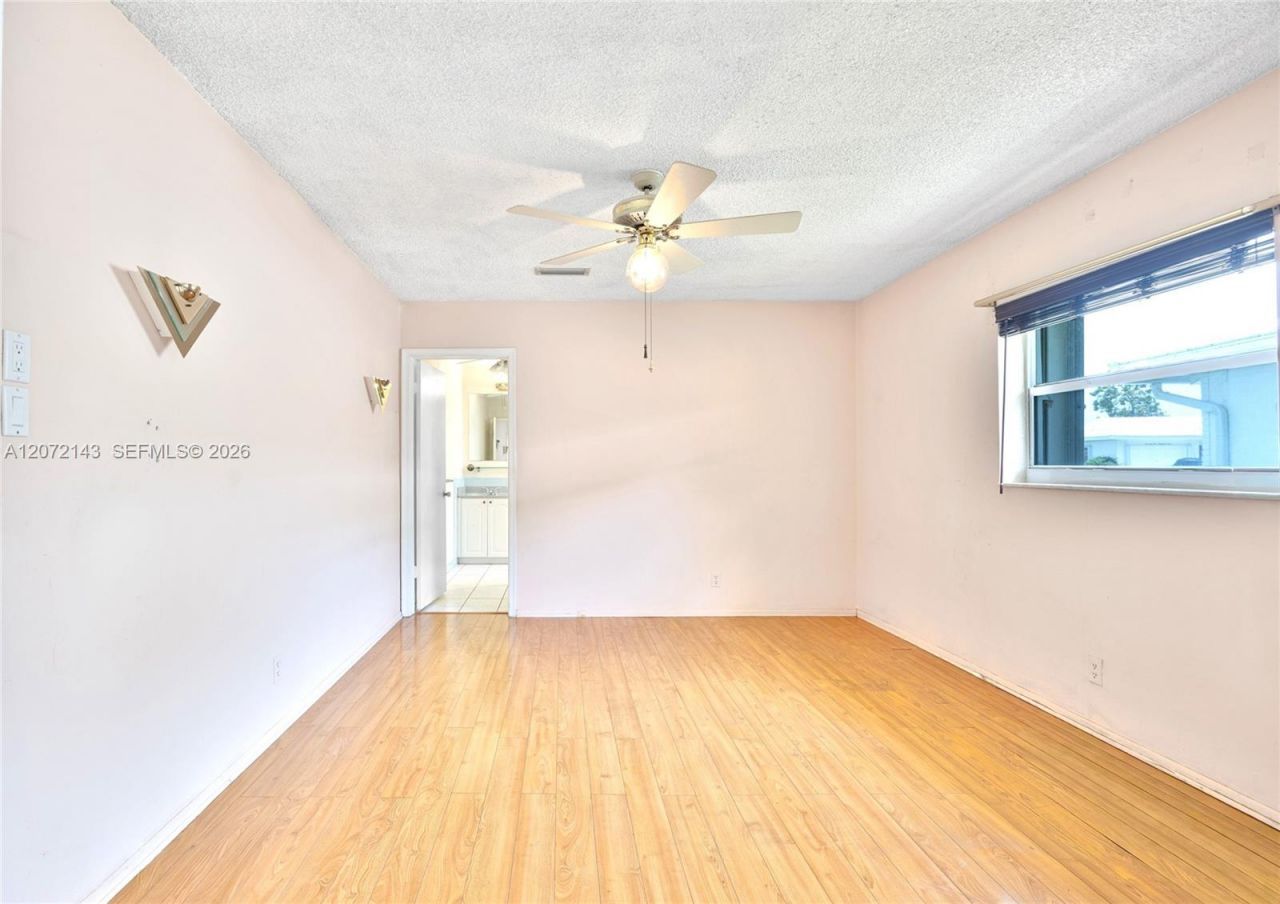 7102 NW 71st St, Tamarac, FL 33321 Photo